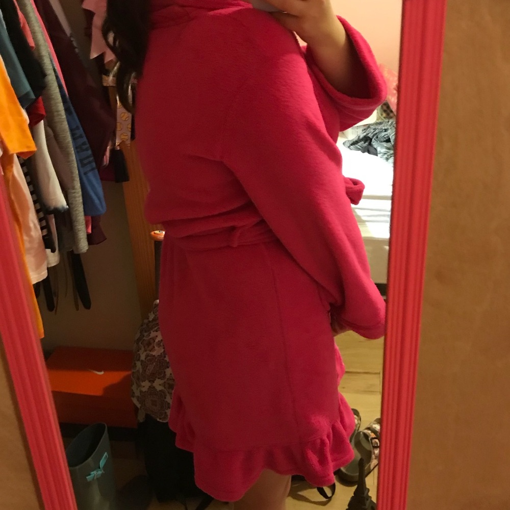 Robe - Picture 5 of 5